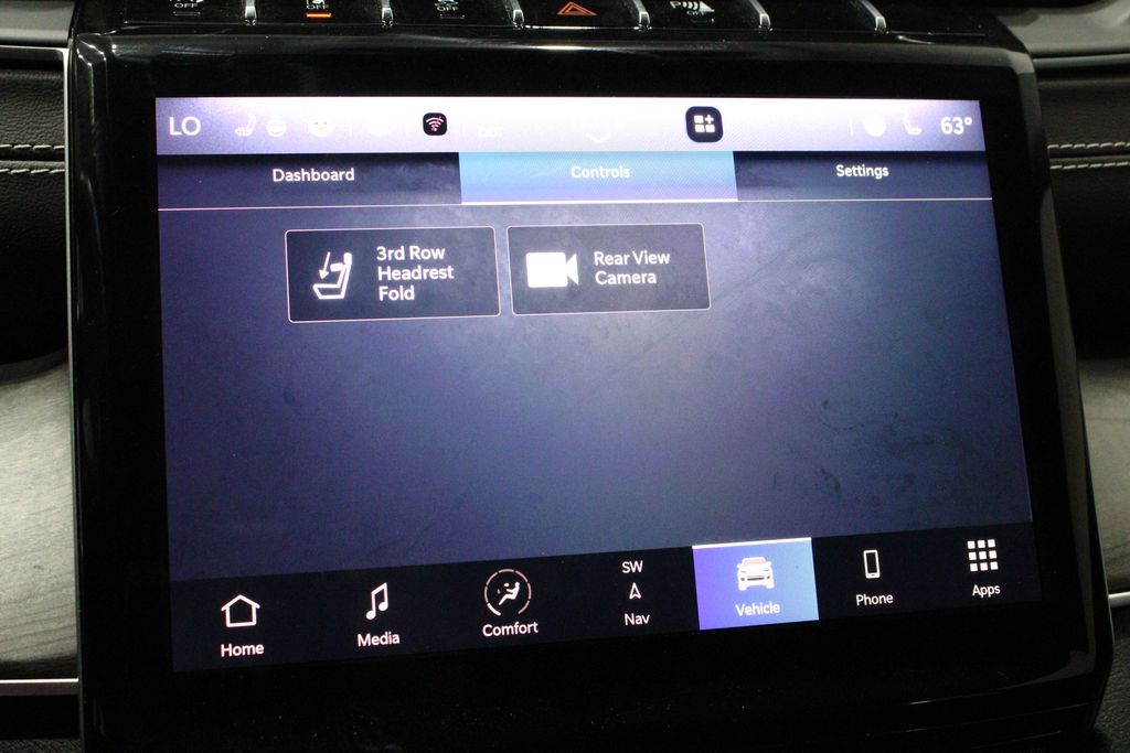 Vehicle image 27 of 53