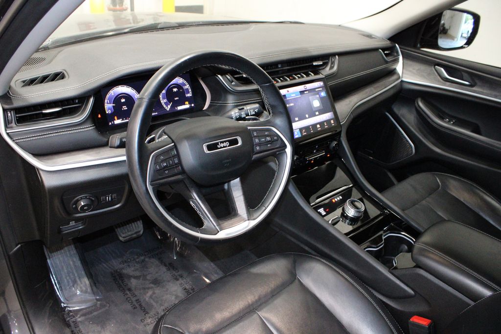 Vehicle image 14 of 53