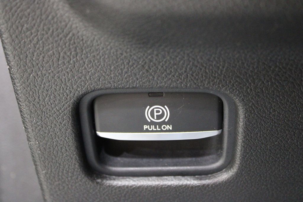 Vehicle image 41 of 53