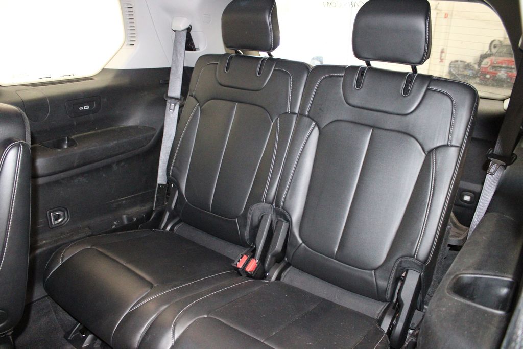 Vehicle image 10 of 53