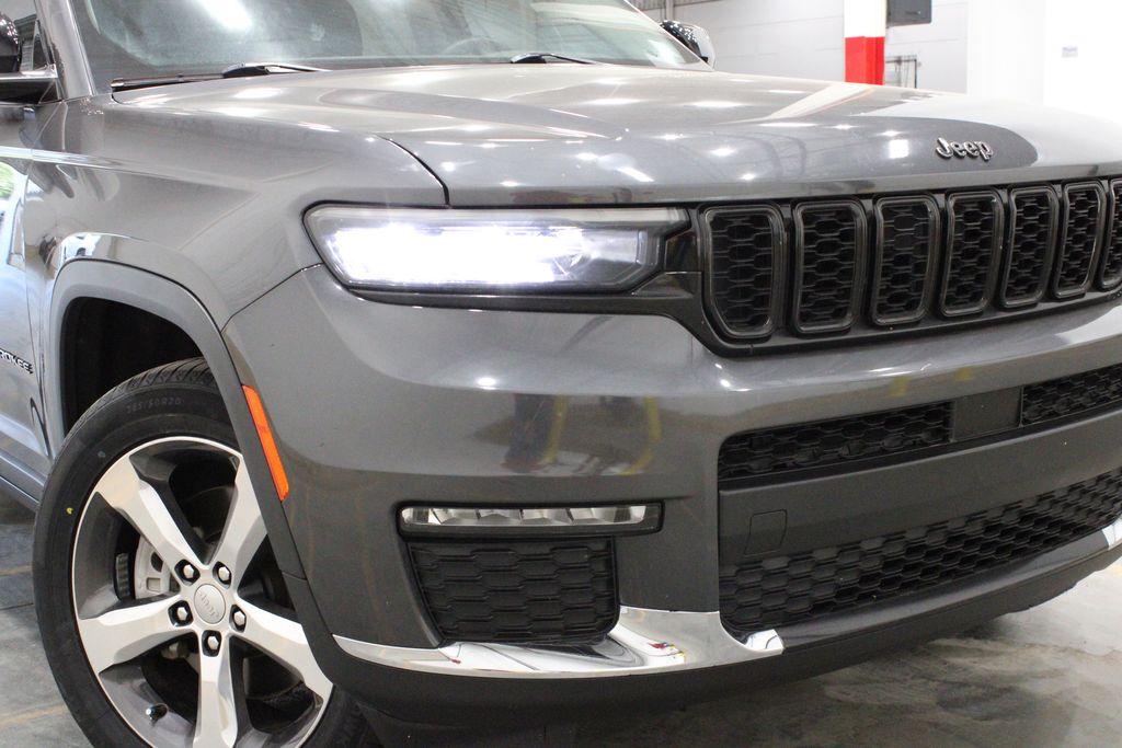 Vehicle image 52 of 53