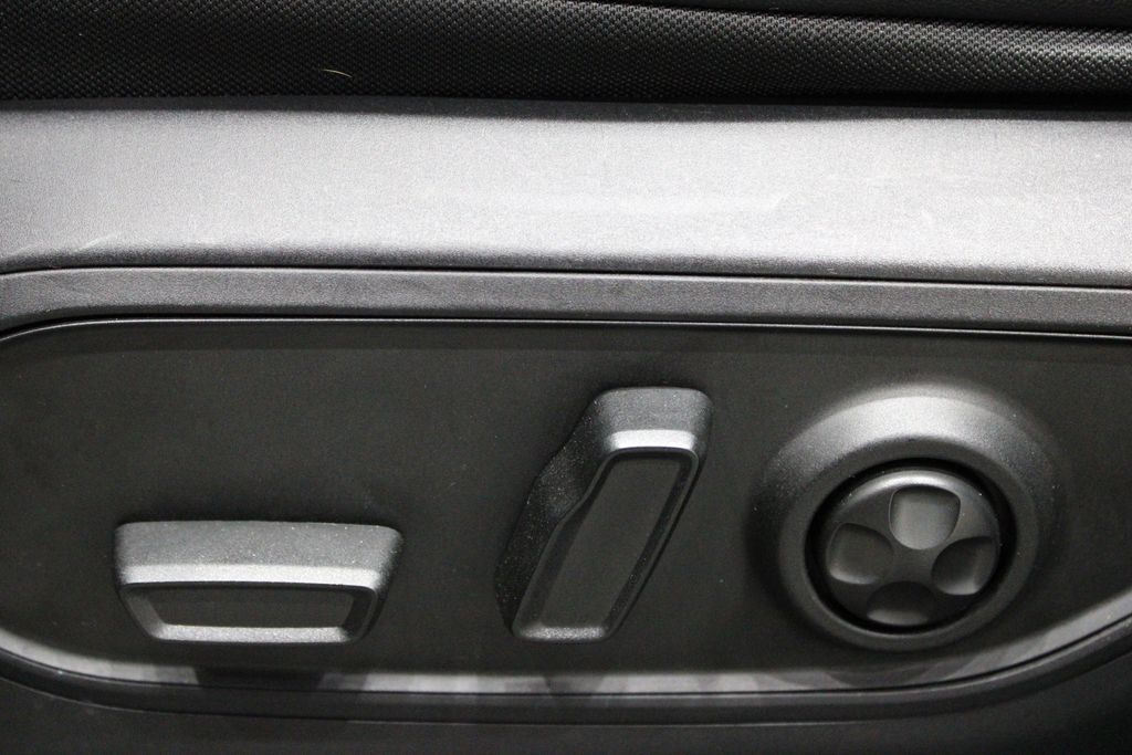 Vehicle image 40 of 53