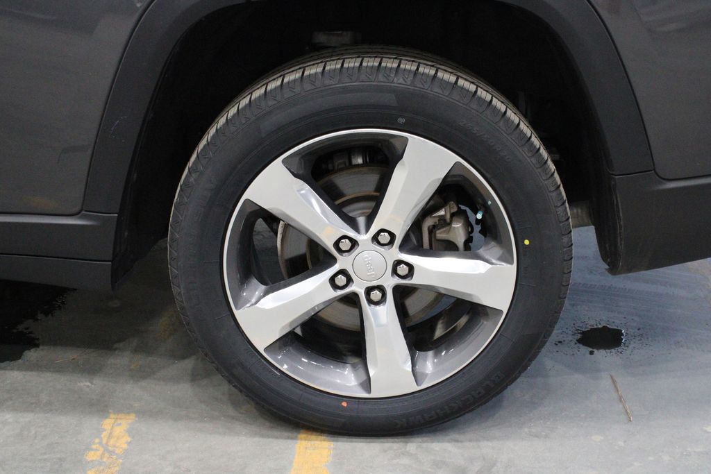 Vehicle image 7 of 53