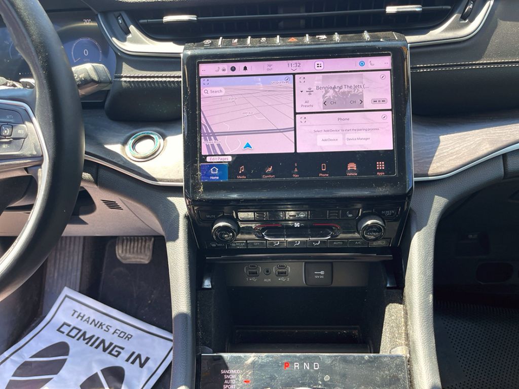 Vehicle image 16 of 29