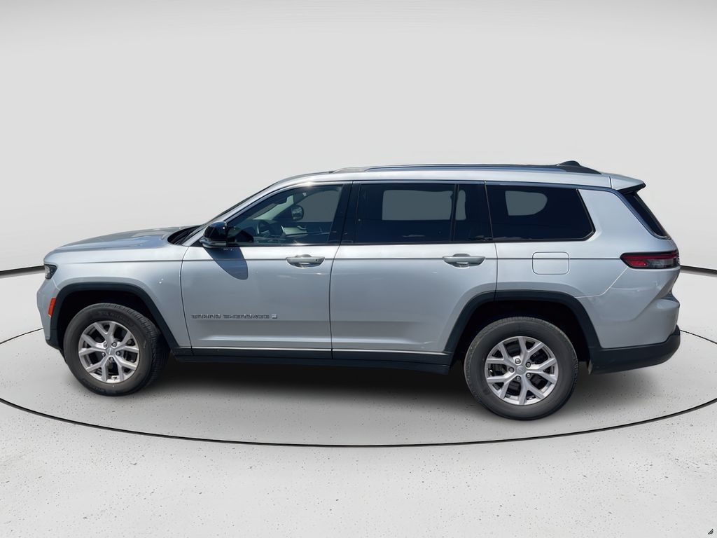 Vehicle image 8 of 29