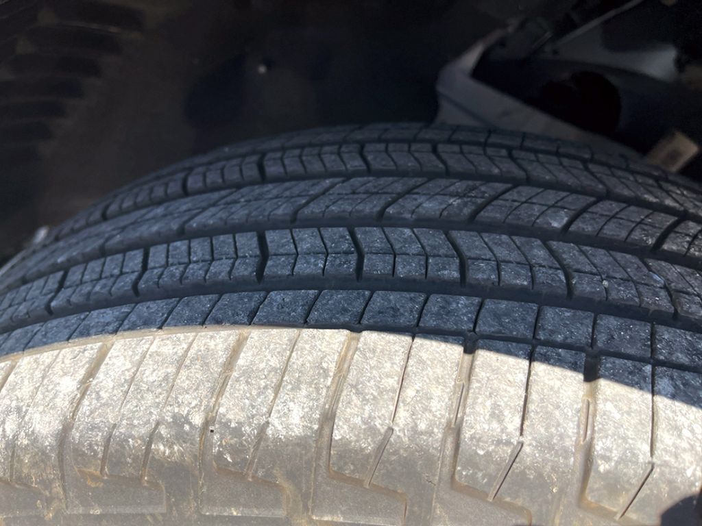 Vehicle image 28 of 29