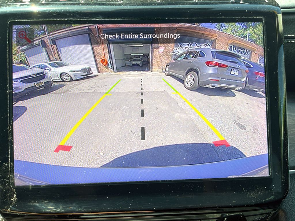 Vehicle image 17 of 29