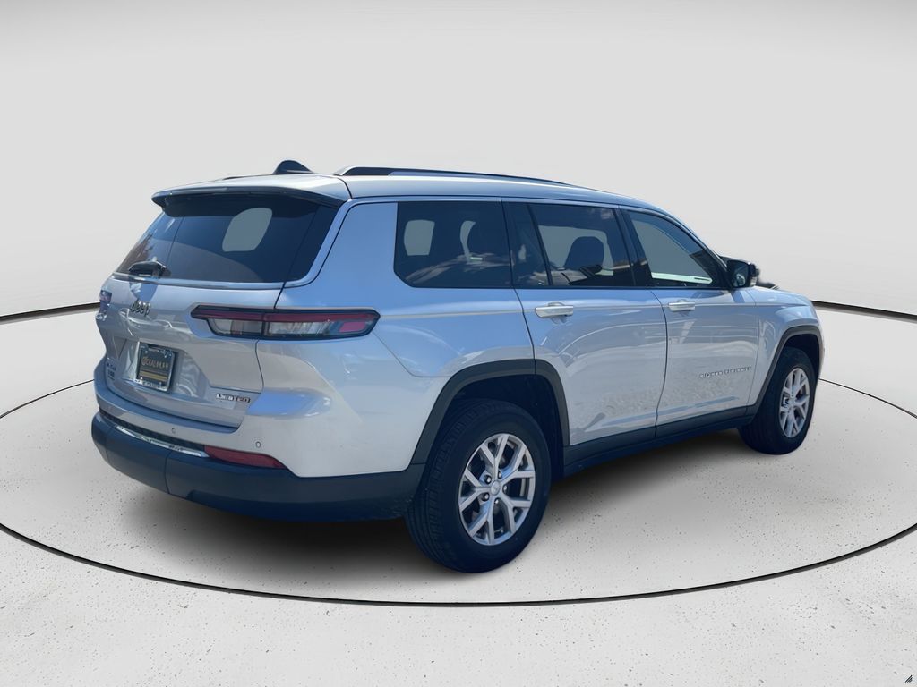 Vehicle image 5 of 29