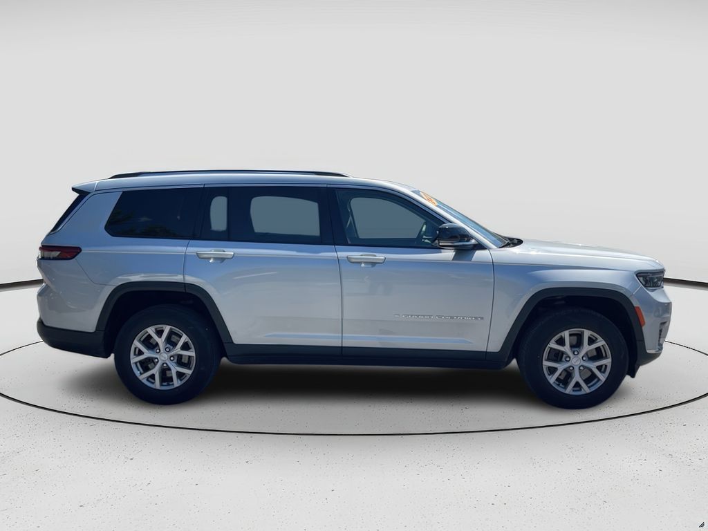 Vehicle image 4 of 29