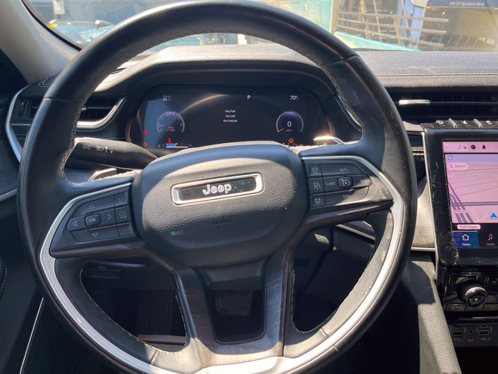Vehicle image 26 of 29
