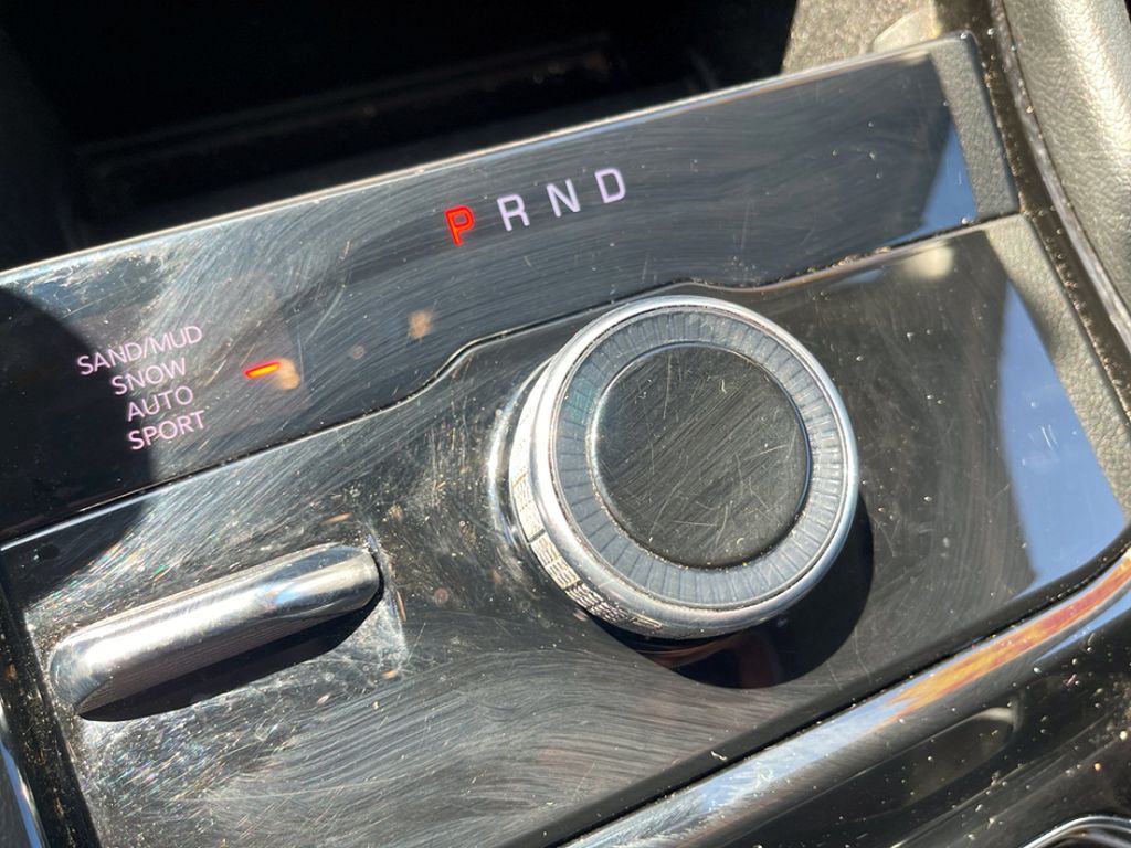 Vehicle image 24 of 29