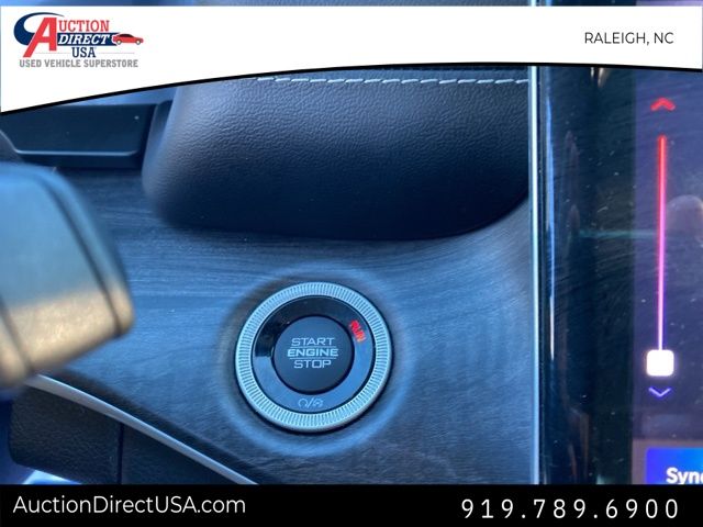 Vehicle image 27 of 34
