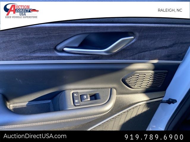 Vehicle image 24 of 34
