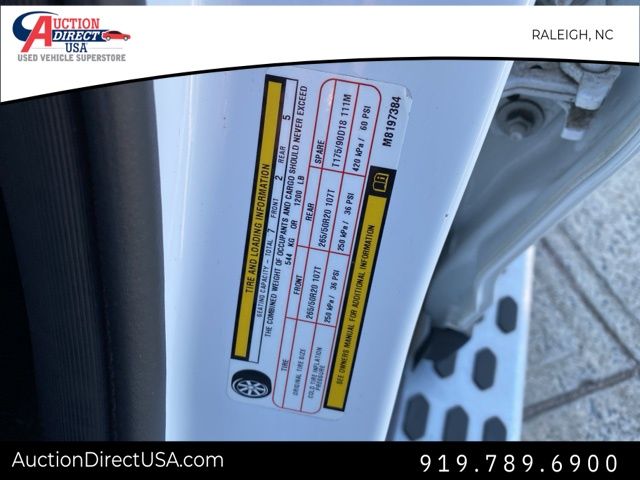 Vehicle image 22 of 34