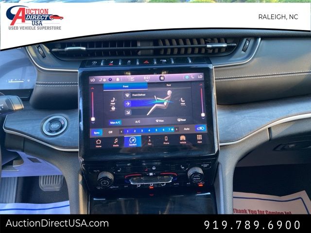 Vehicle image 17 of 34