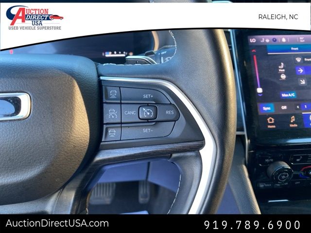 Vehicle image 31 of 34