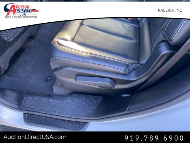 Vehicle image 28 of 34