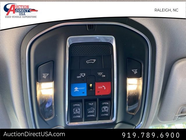 Vehicle image 20 of 34