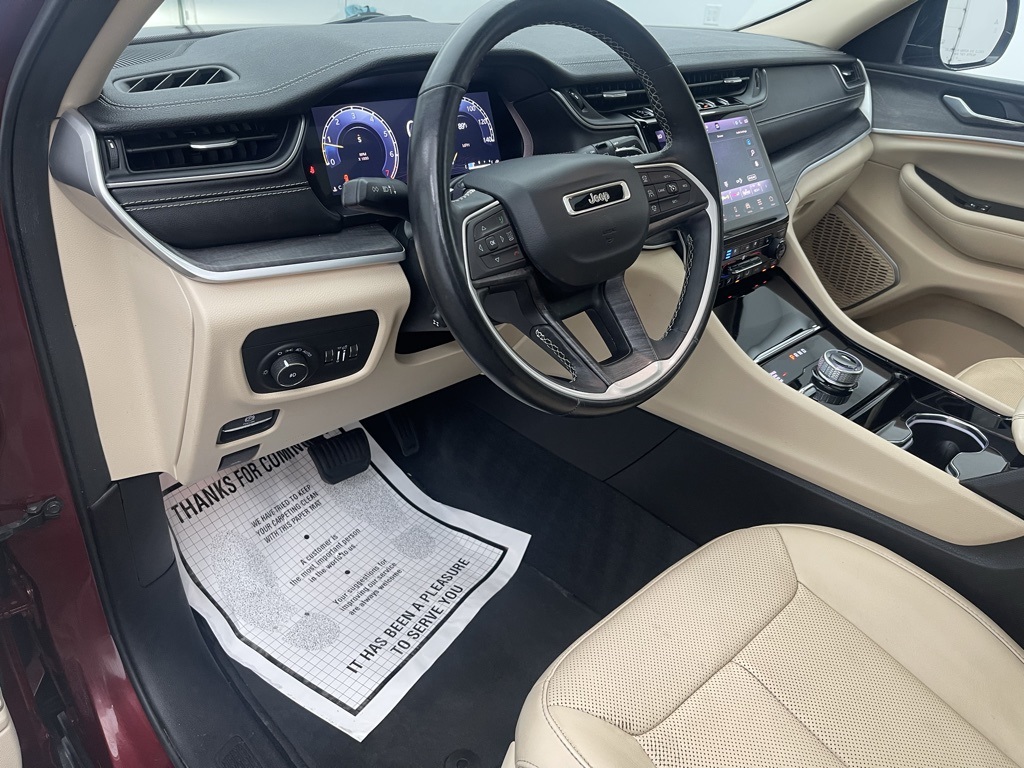 Vehicle image 17 of 39