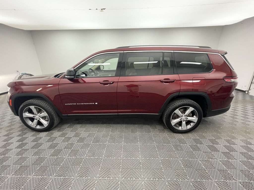 Vehicle image 8 of 39