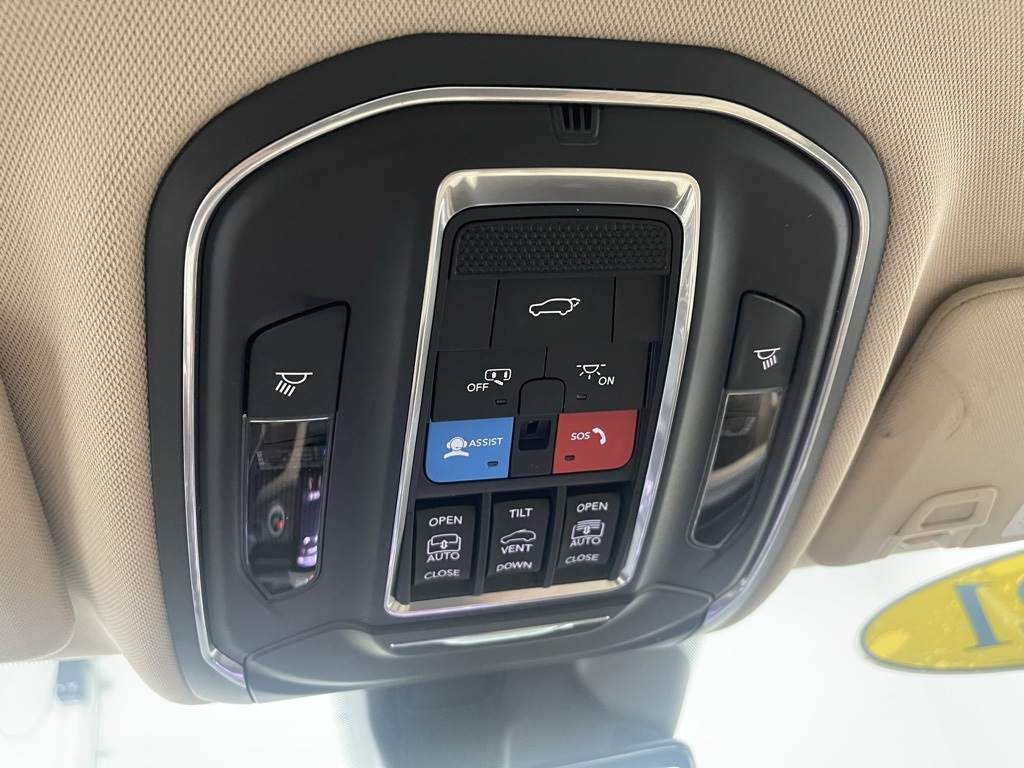 Vehicle image 28 of 39