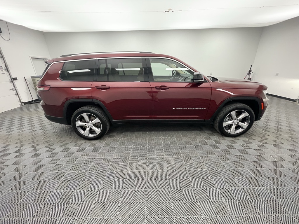 Vehicle image 4 of 39