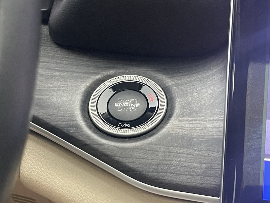 Vehicle image 32 of 39