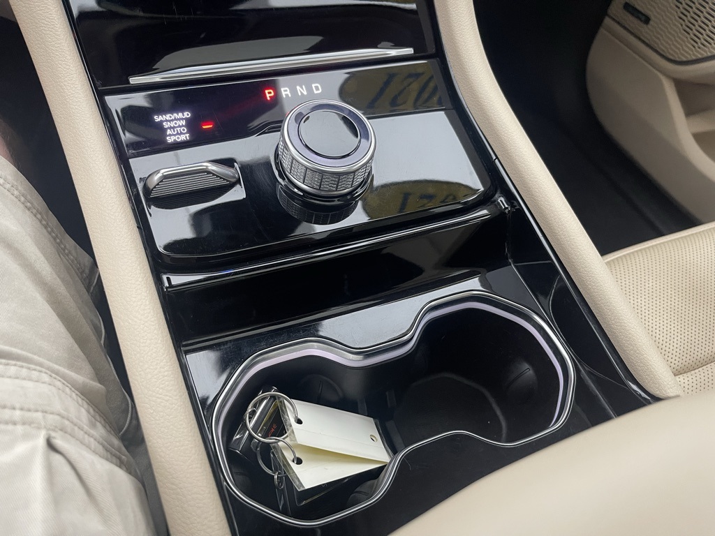 Vehicle image 24 of 39