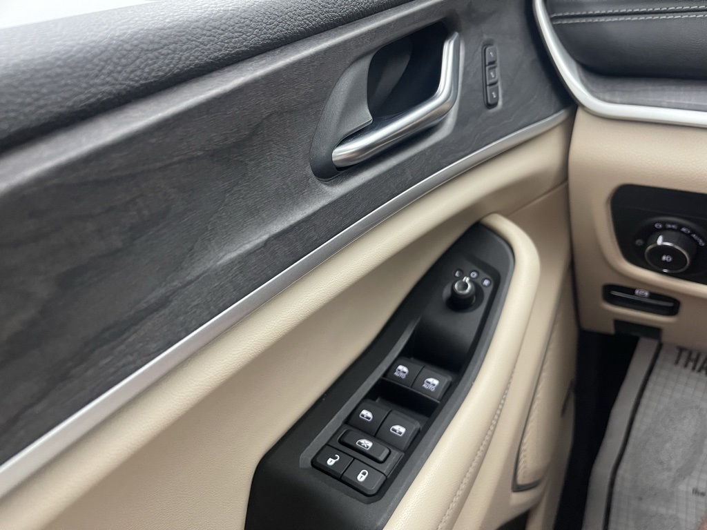 Vehicle image 29 of 39