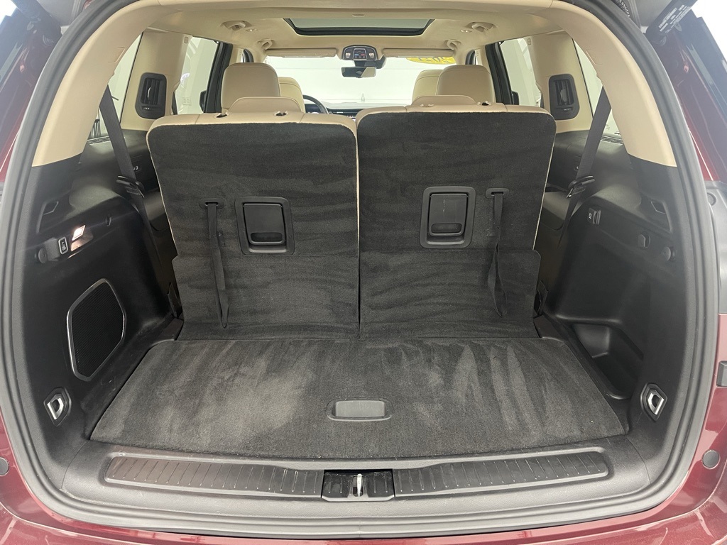 Vehicle image 10 of 39