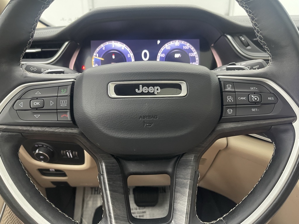 Vehicle image 36 of 39