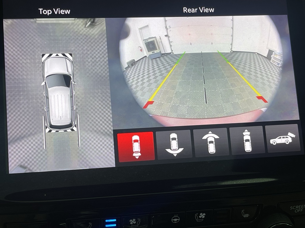 Vehicle image 21 of 39