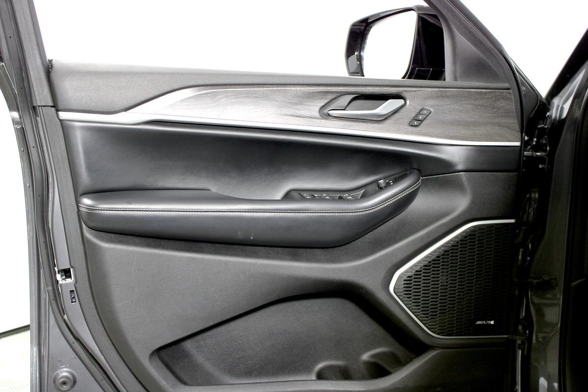 2021 Jeep Grand Cherokee L Limited Image 31 of 43