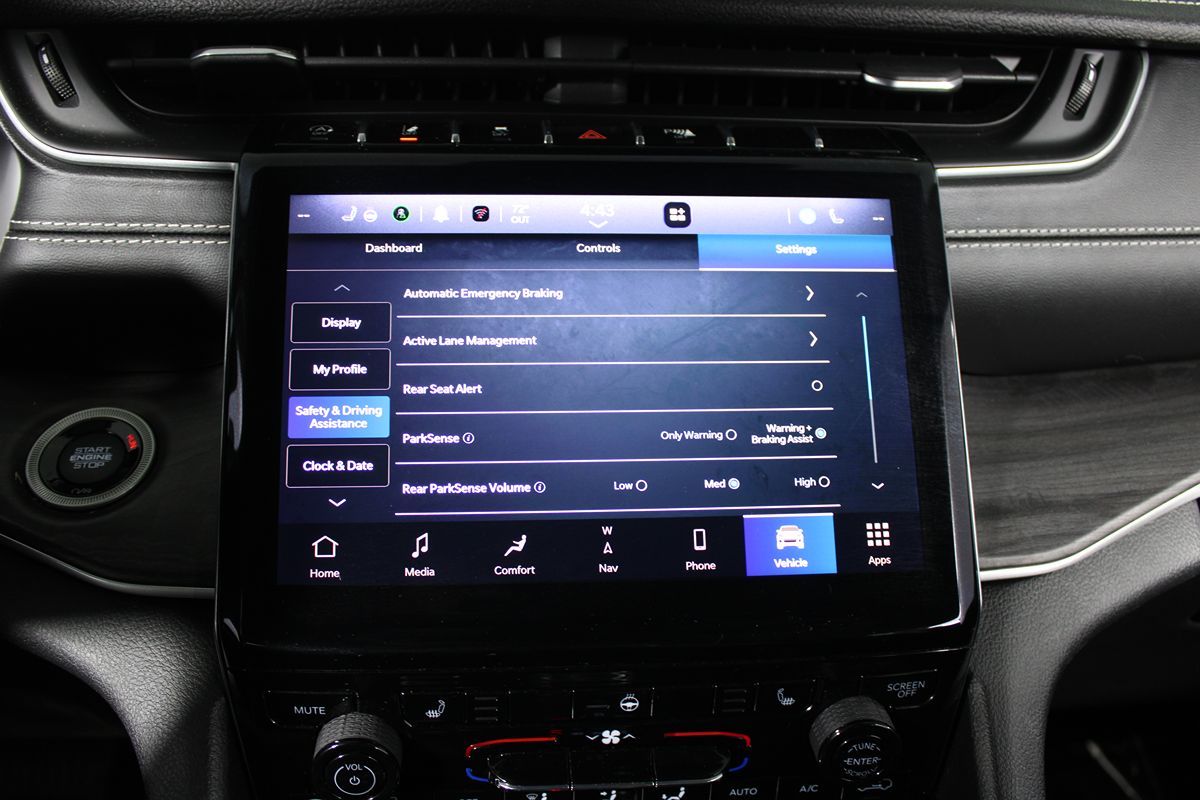 2021 Jeep Grand Cherokee L Limited Image 23 of 43