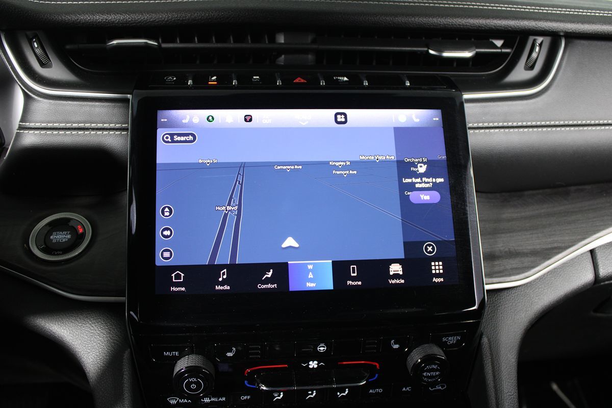 2021 Jeep Grand Cherokee L Limited Image 24 of 43