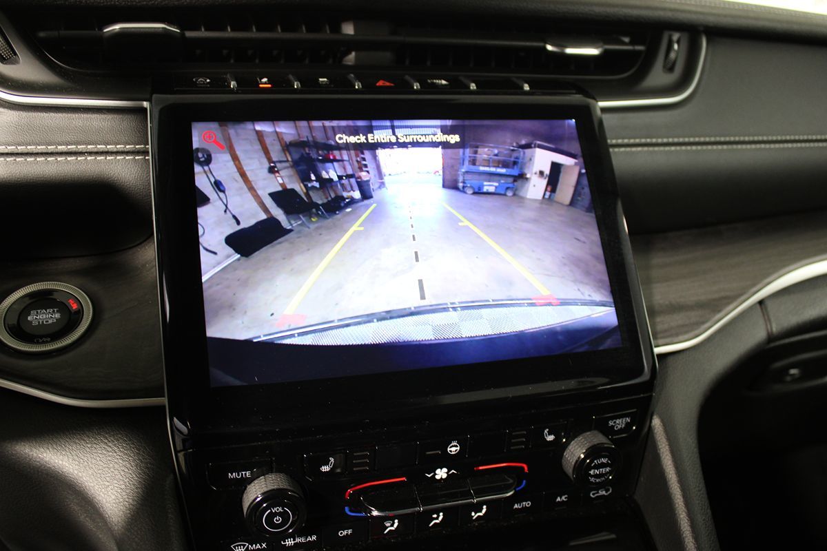 2021 Jeep Grand Cherokee L Limited Image 22 of 43