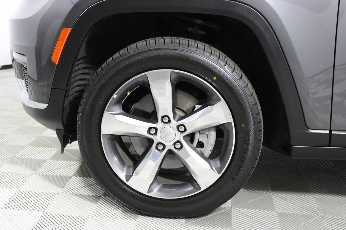 2021 Jeep Grand Cherokee L Limited Image 12 of 43