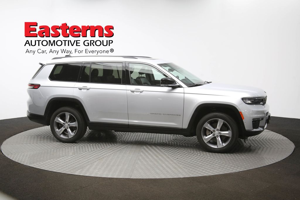 Vehicle image 21 of 65