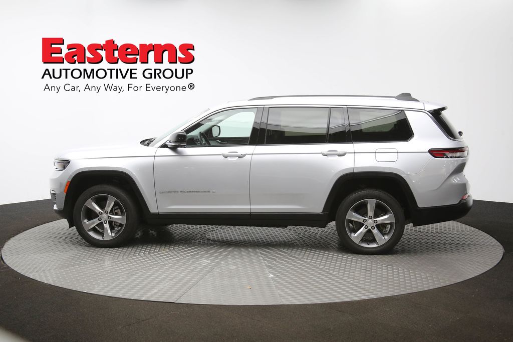 Vehicle image 31 of 65