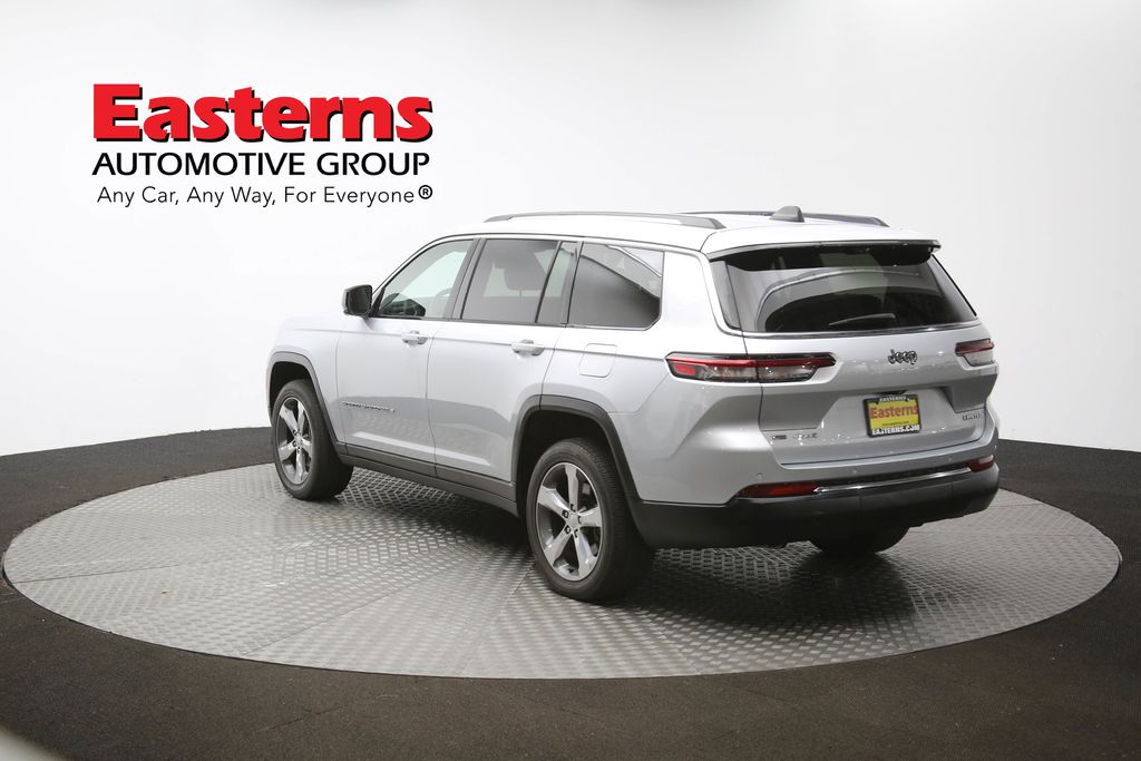 Vehicle image 35 of 65