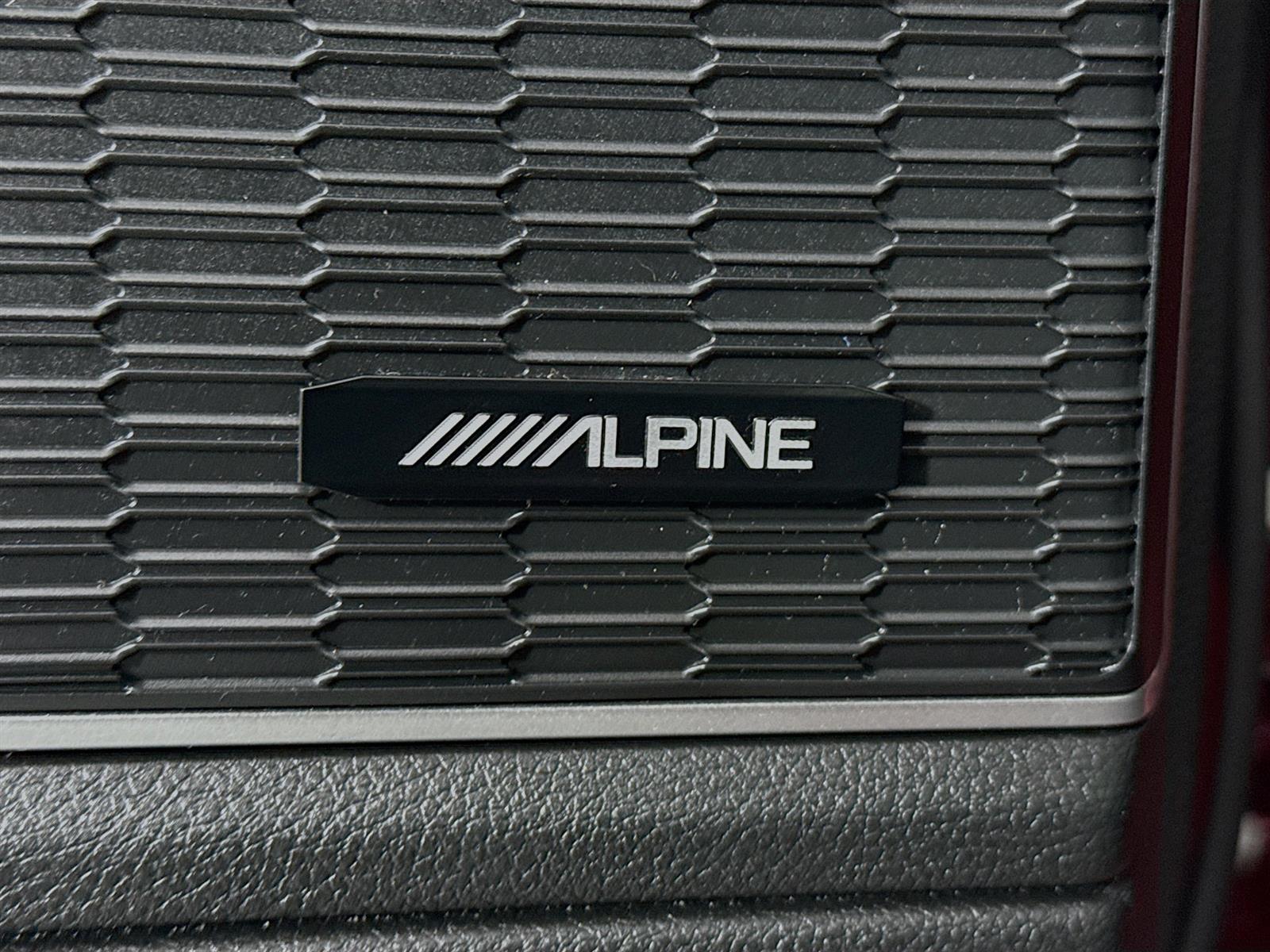 Vehicle image 32 of 51