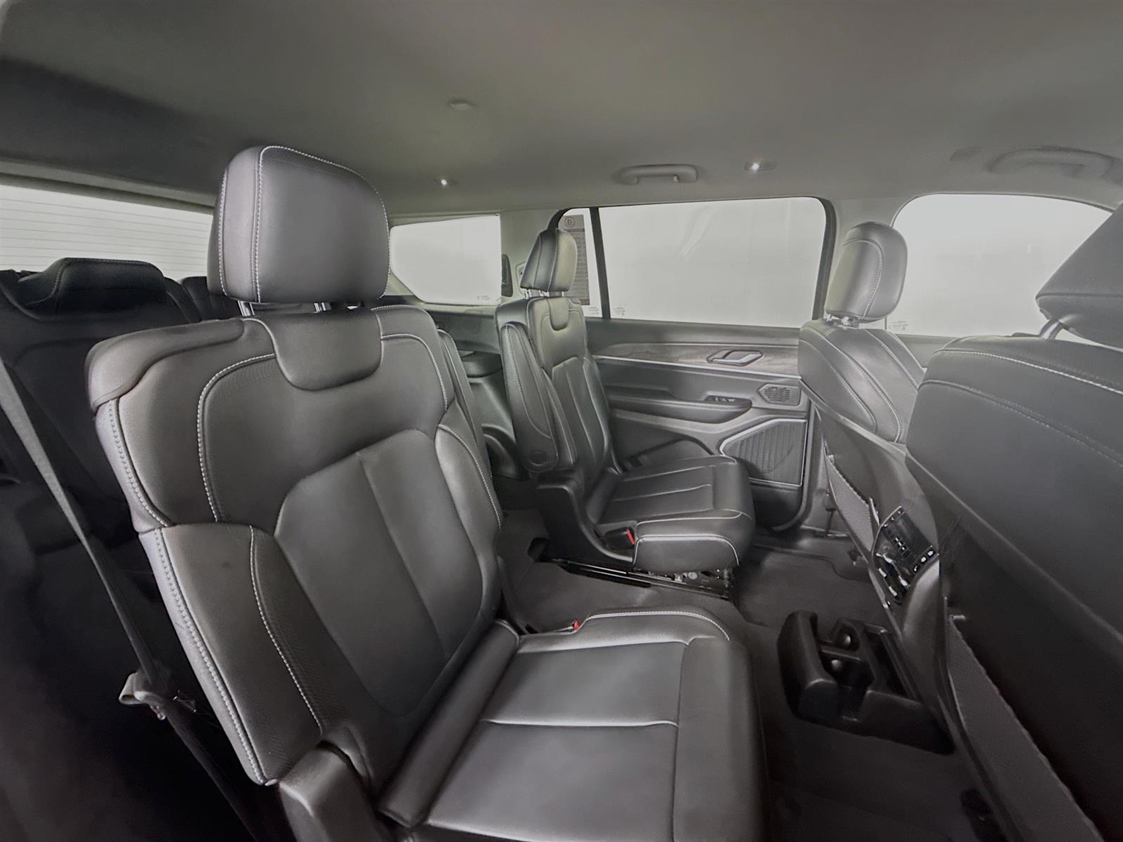 Vehicle image 47 of 51