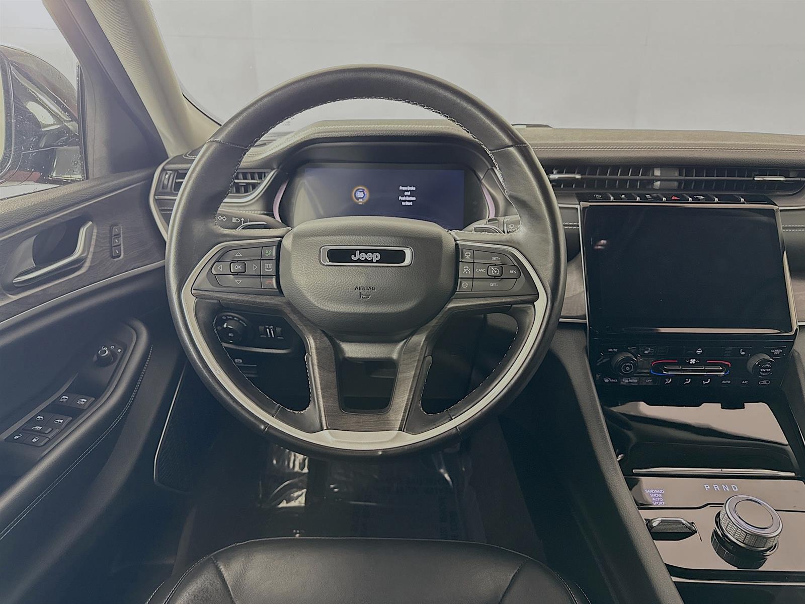 Vehicle image 36 of 51
