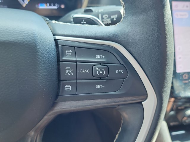 Vehicle image 26 of 28