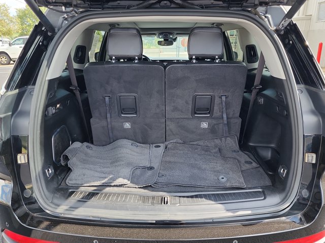 Vehicle image 10 of 28