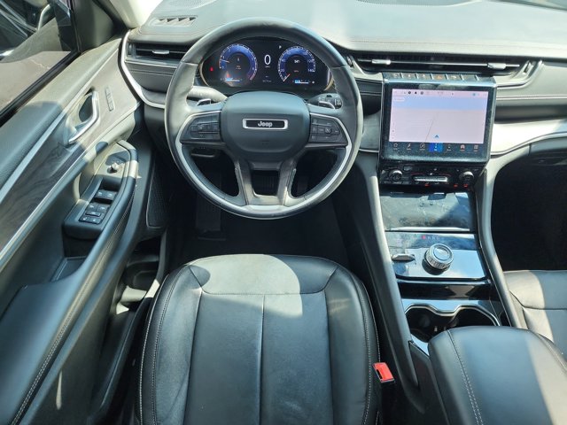 Vehicle image 17 of 28
