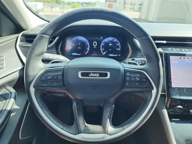 Vehicle image 24 of 28