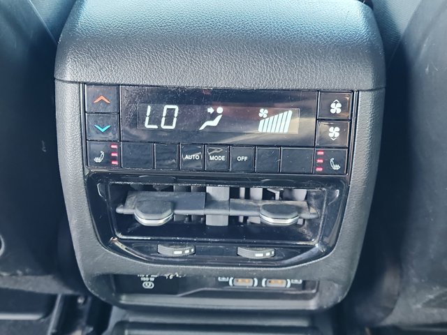 Vehicle image 22 of 28