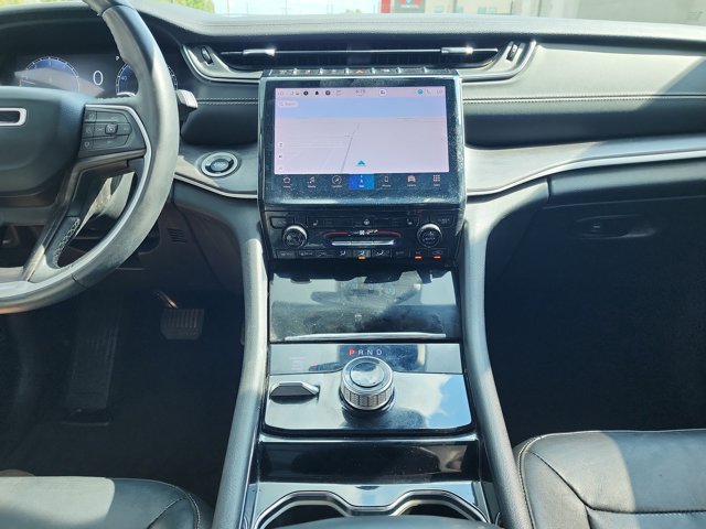 Vehicle image 27 of 28