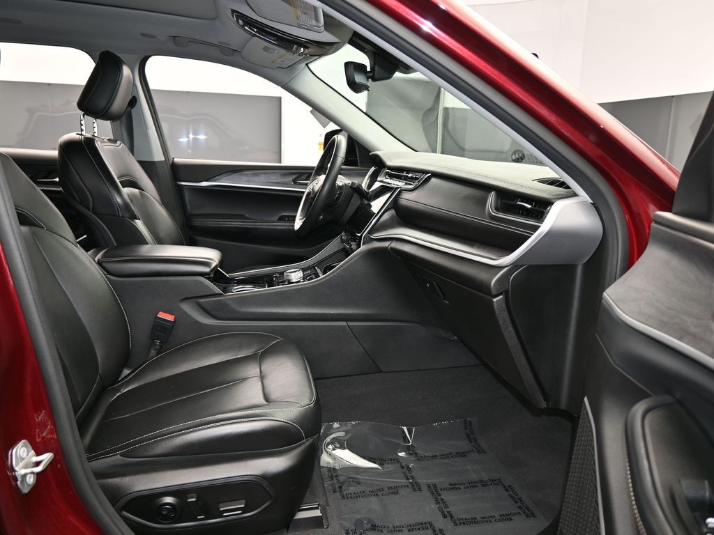 Vehicle image 74 of 78